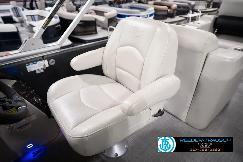 Slide: The Image of Captain's chair in 2018 Manitou 23 Oasis RF VP pontoon boat, showroom display. - 36