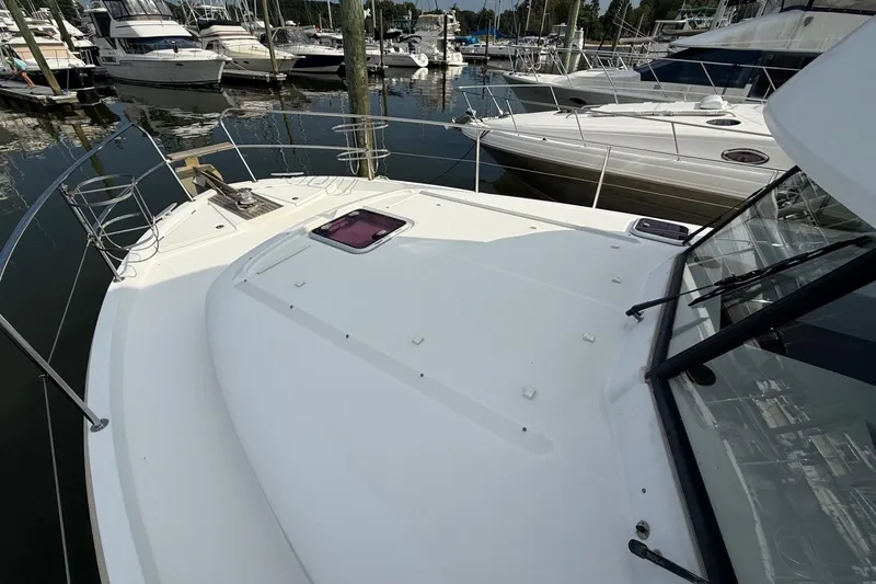 Slide: The Image of Beneteau Swift Trawler 34 - 12