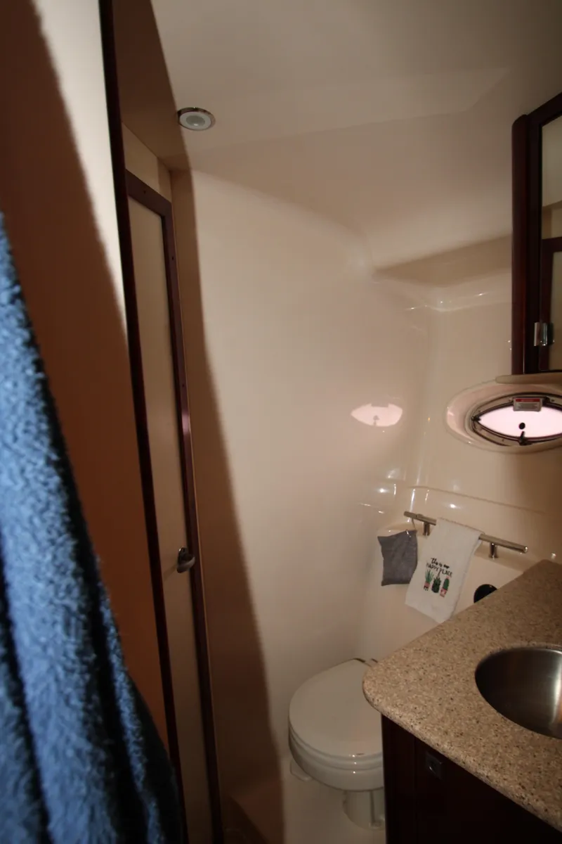 Slide: The Image of Sea Ray 38 Sundancer 2008 - 77