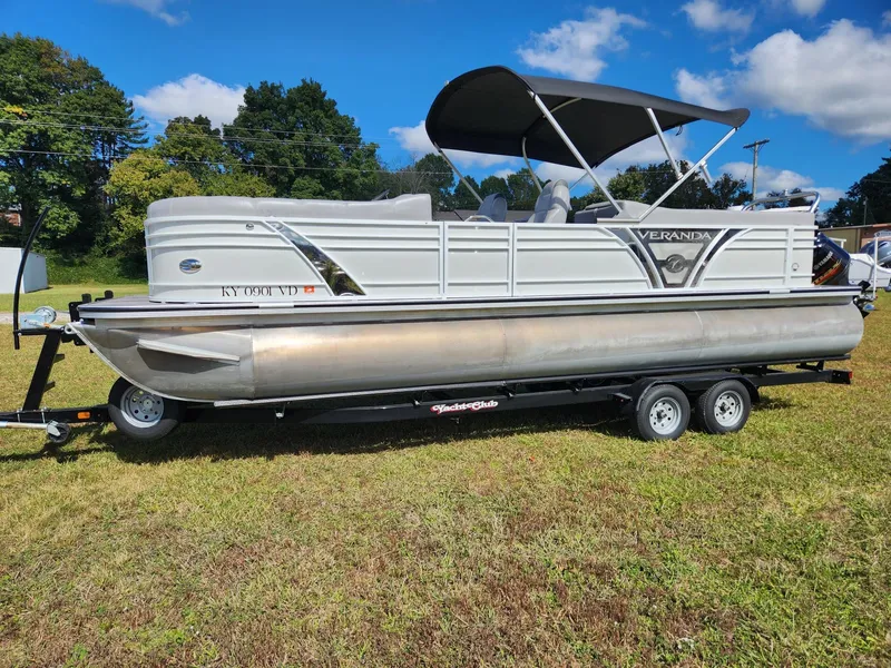 The Image of 2019 Veranda VTX 25RC pontoon boat on a trailer. - 0
