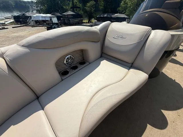 Slide: The Image of Sylvan Mirage Cruise 8522 LZ 2013 - 9