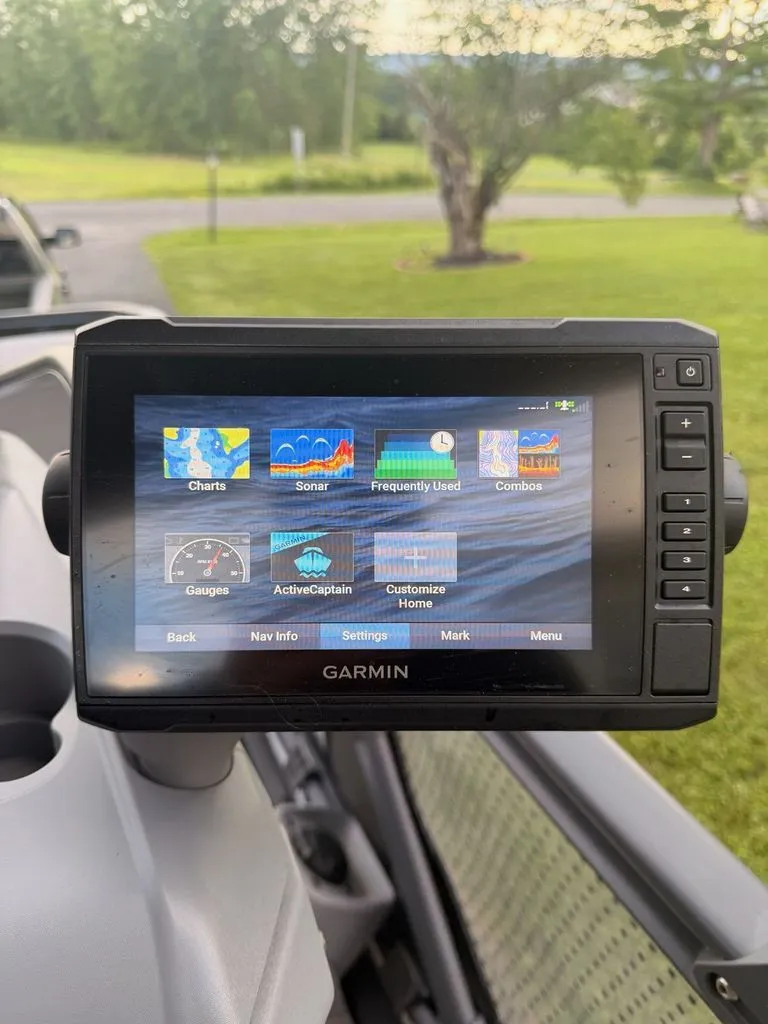 Slide: The Image of Garmin navigation system on a 2023 Sea-Doo Switch Sport. - 4