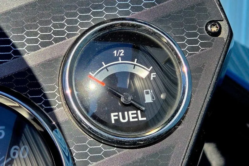 Slide: The Image of Fuel gauge of 2022 Vexus AVX1980 showing near full tank. - 32