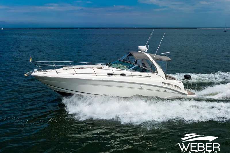 The Image of Sea Ray 360 Sundancer 2005 on the water - 0