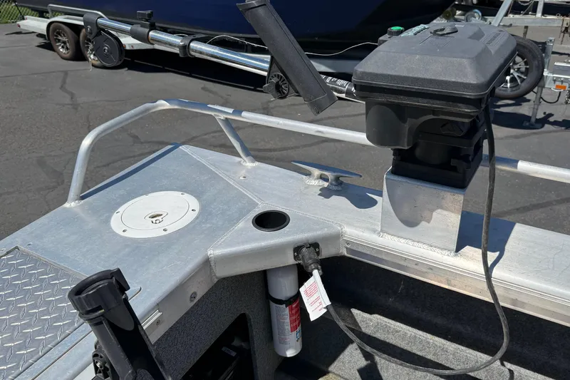 Slide: The Image of 2018 Thunder Jet Pilot 26' boat deck with equipment and accessories. - 24