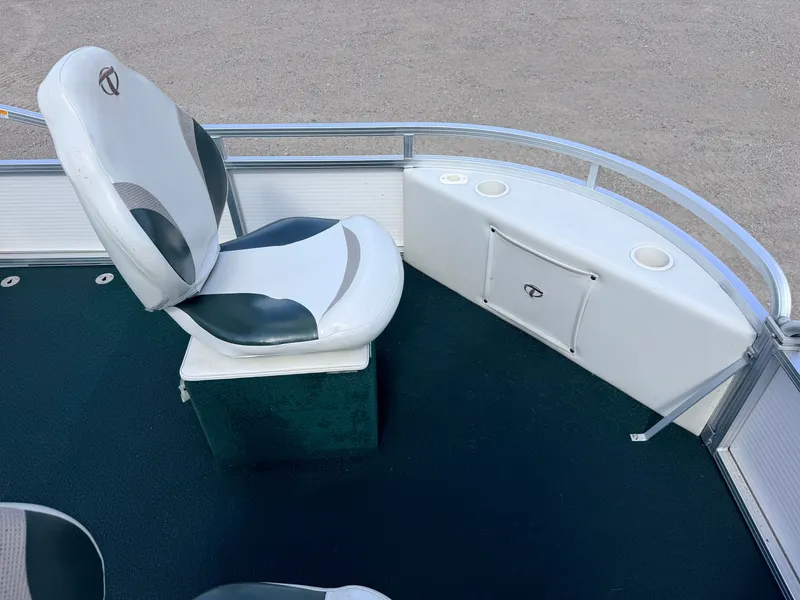 Slide: The Image of Tahoe 22 Fish N Fun & 2021-90HP Mercury 4Stroke EFI 2008 - 11