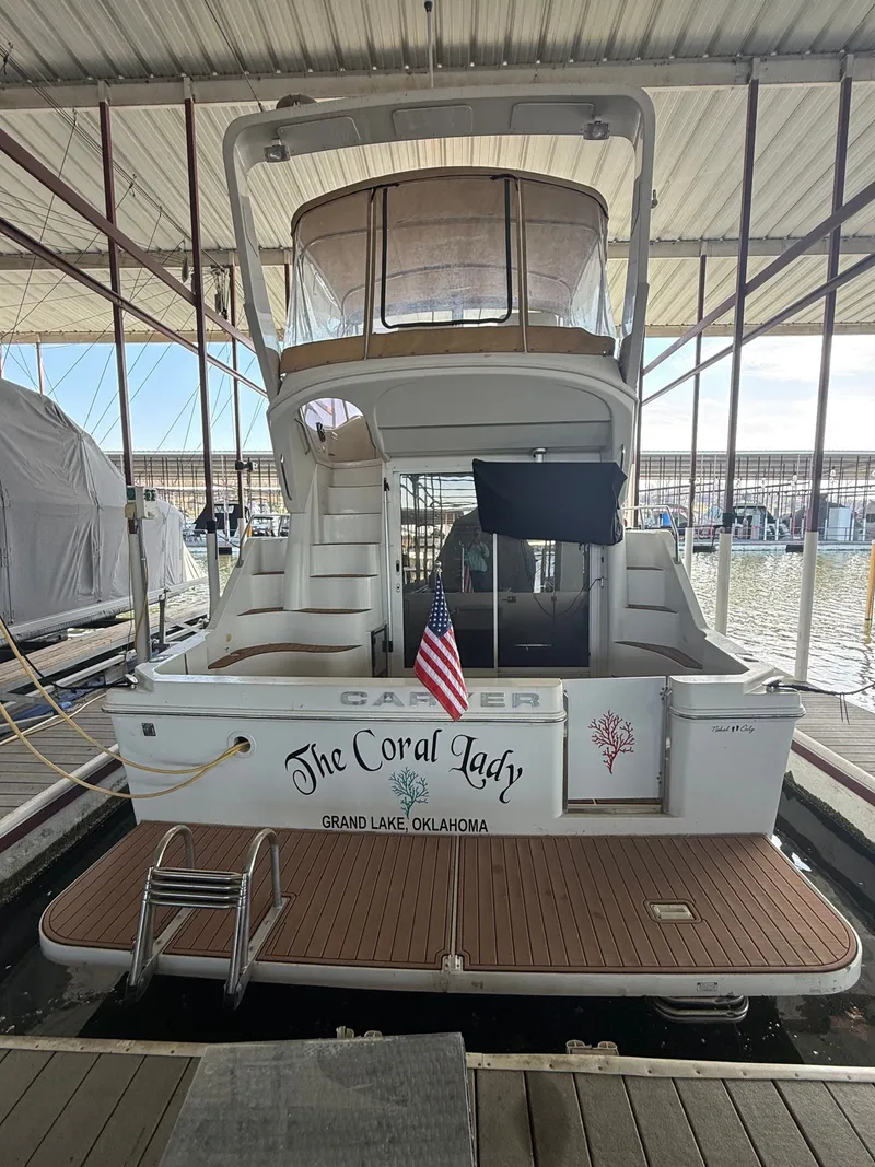 Slide: The Image of Carver Yachts 33SS 2005 - 35