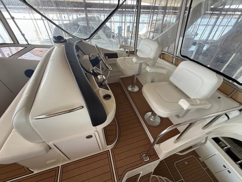 Slide: The Image of Carver Yachts 33SS 2005 - 18