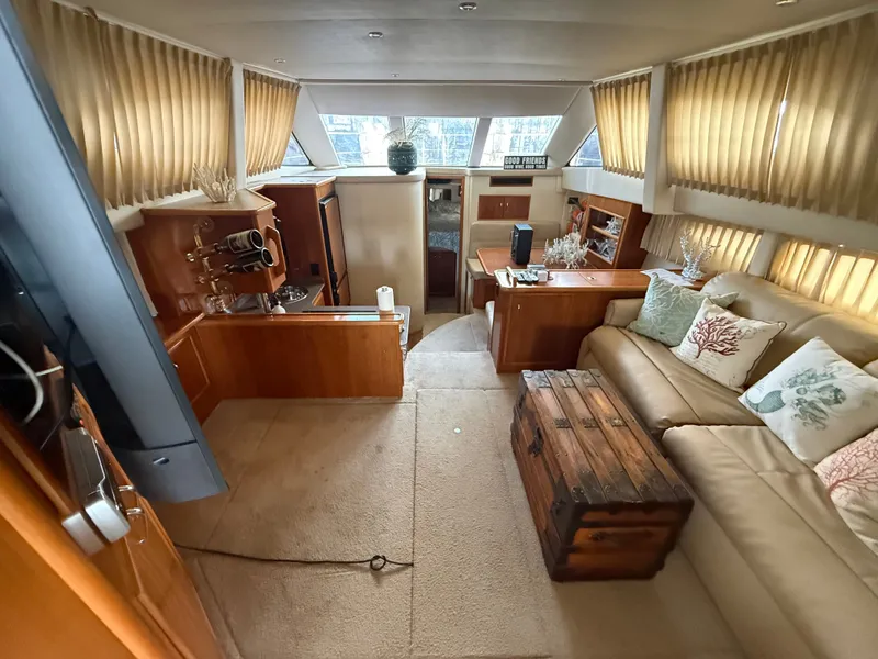 Slide: The Image of Carver Yachts 33SS 2005 - 23