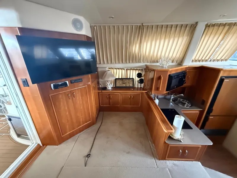 Slide: The Image of Carver Yachts 33SS 2005 - 25