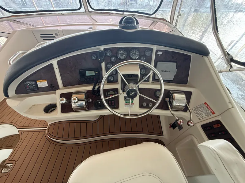 Slide: The Image of Carver Yachts 33SS 2005 - 20