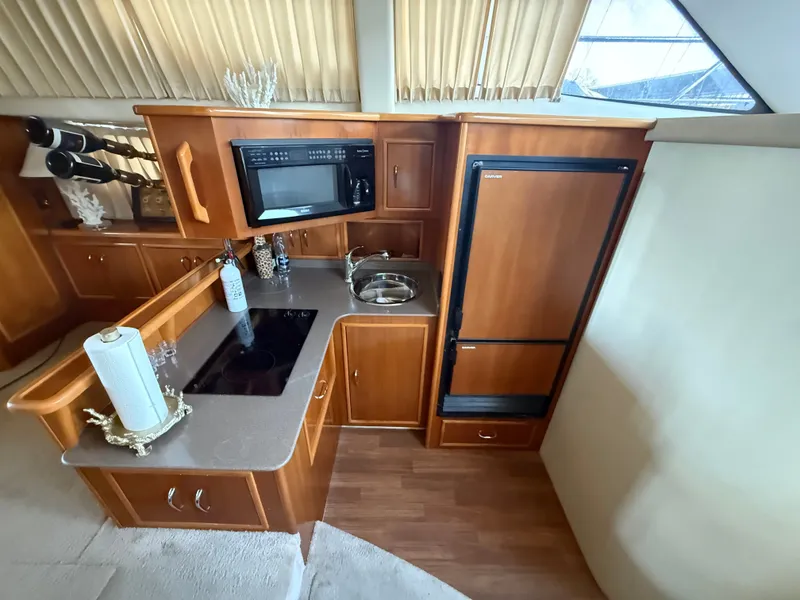 Slide: The Image of Carver Yachts 33SS 2005 - 26