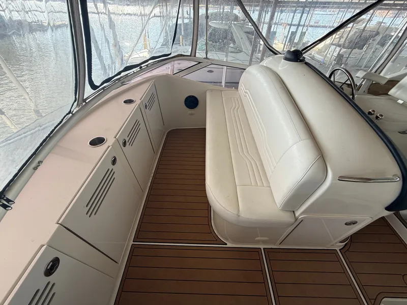 Slide: The Image of Carver Yachts 33SS 2005 - 19