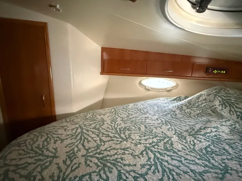 Slide: The Image of Carver Yachts 33SS 2005 - 31