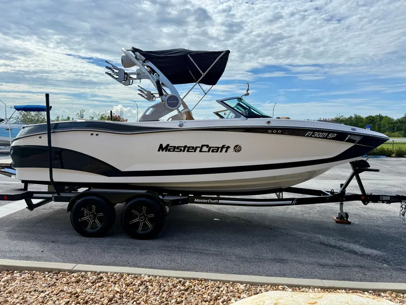 Slide: The Image of MasterCraft X22 2020 - 5