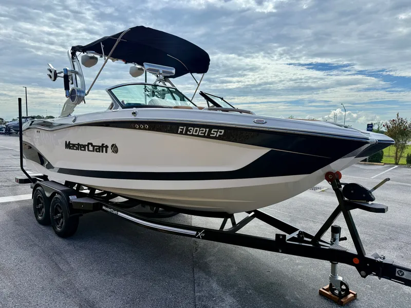 Slide: The Image of MasterCraft X22 2020 - 4