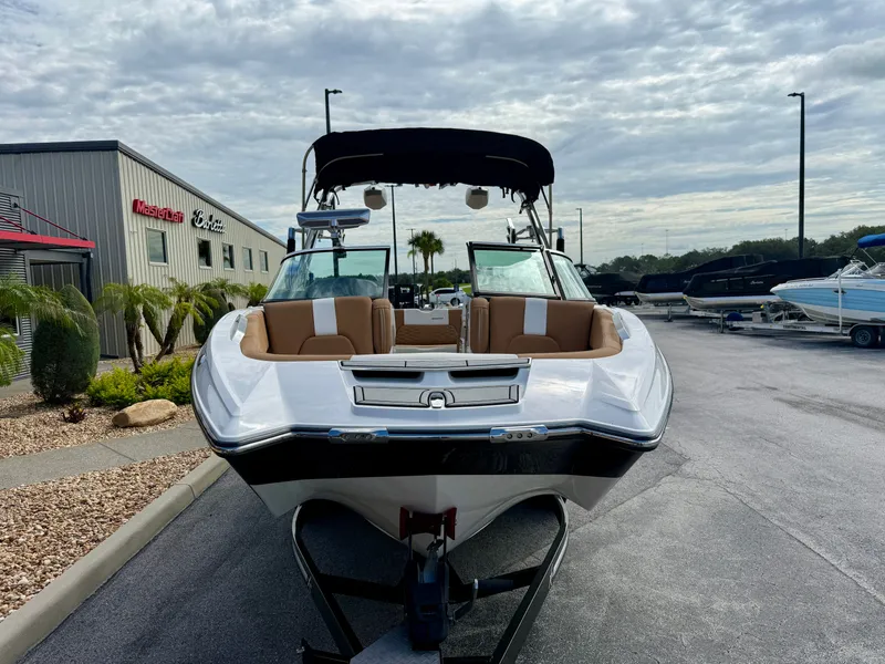 Slide: The Image of MasterCraft X22 2020 - 3