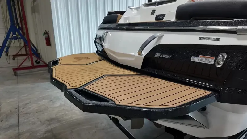 Slide: The Image of MasterCraft X26 2022 - 6