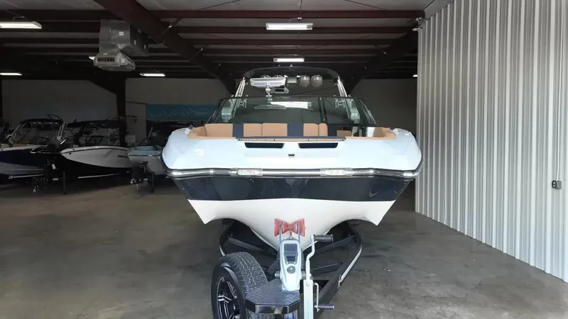 Slide: The Image of MasterCraft X26 2022 - 17