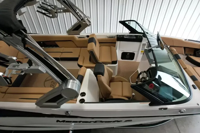 Slide: The Image of MasterCraft X26 2022 - 44