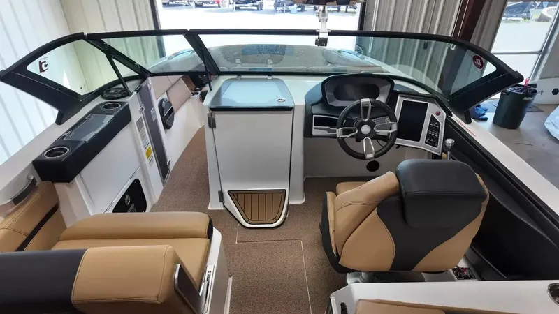 Slide: The Image of MasterCraft X26 2022 - 32