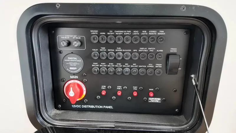 Slide: The Image of MasterCraft X26 2022 - 31