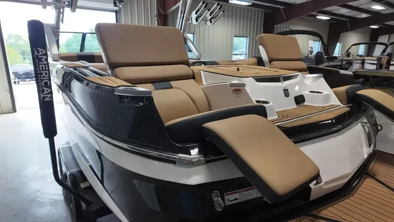 Slide: The Image of MasterCraft X26 2022 - 70