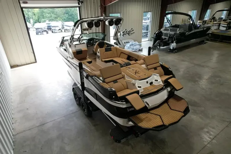 Slide: The Image of MasterCraft X26 2022 - 12