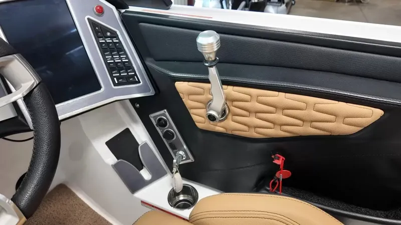 Slide: The Image of MasterCraft X26 2022 - 42