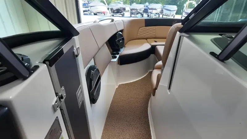 Slide: The Image of MasterCraft X26 2022 - 28