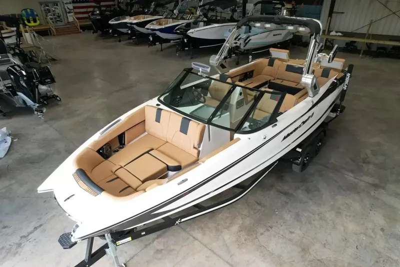 Slide: The Image of MasterCraft X26 2022 - 14