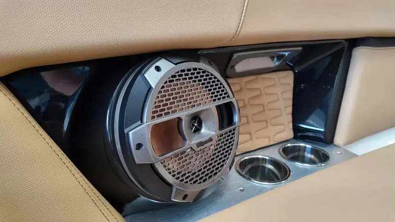 Slide: The Image of MasterCraft X26 2022 - 21