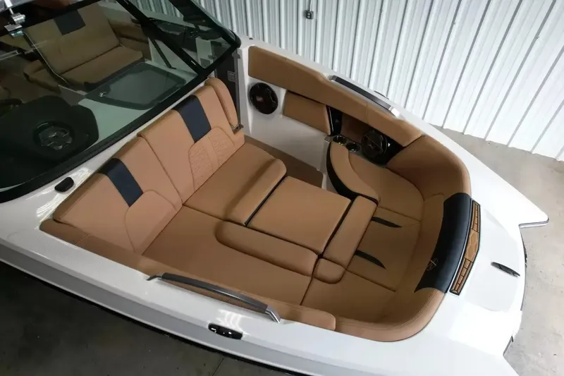 Slide: The Image of MasterCraft X26 2022 - 25