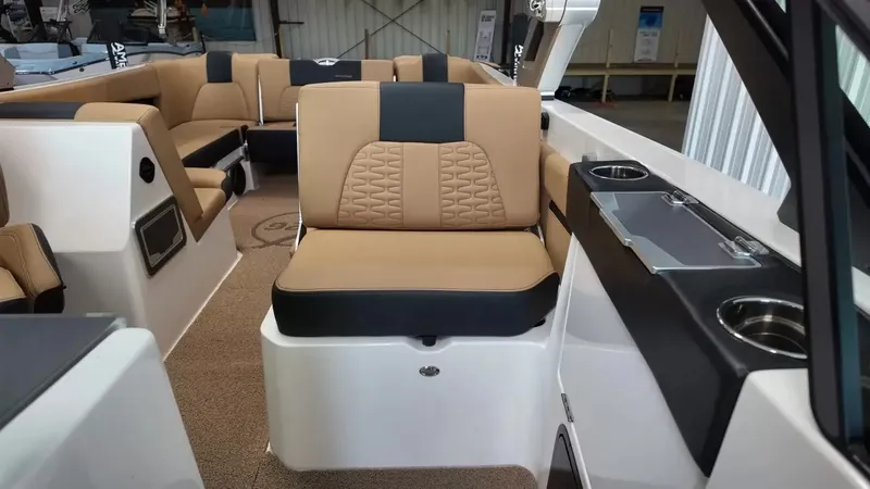 Slide: The Image of MasterCraft X26 2022 - 46