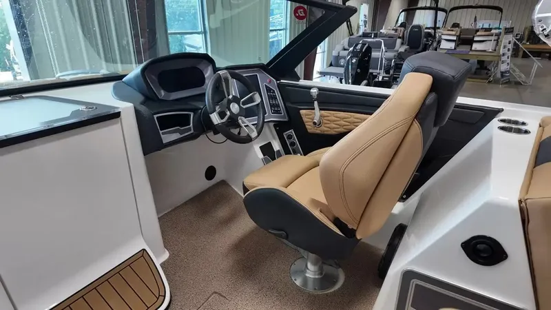 Slide: The Image of MasterCraft X26 2022 - 38