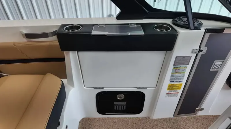 Slide: The Image of MasterCraft X26 2022 - 29