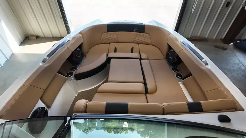 Slide: The Image of MasterCraft X26 2022 - 22