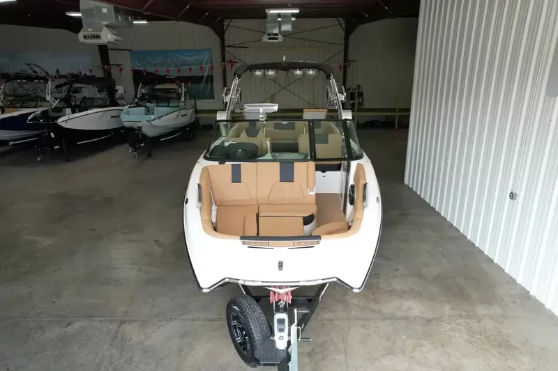 Slide: The Image of MasterCraft X26 2022 - 16