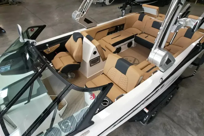 Slide: The Image of MasterCraft X26 2022 - 45