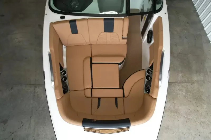 Slide: The Image of MasterCraft X26 2022 - 27