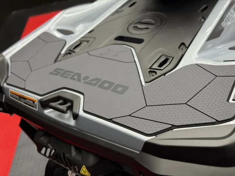 Slide: The Image of Sea-Doo RXT-X 325 2026 - 9