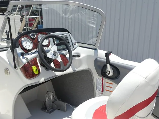Slide: The Image of Nitro Sport Boats 290 Sport 2013 - 30