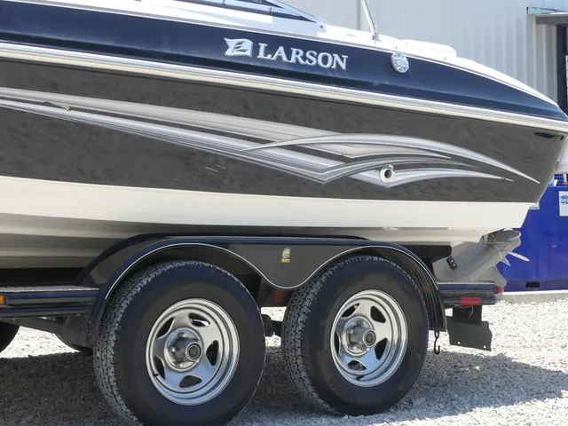 Slide: The Image of Larson Escape 204 Deck Boat 2008 - 9
