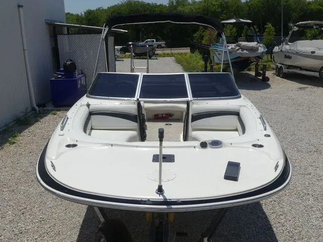 Slide: The Image of Larson Escape 204 Deck Boat 2008 - 3