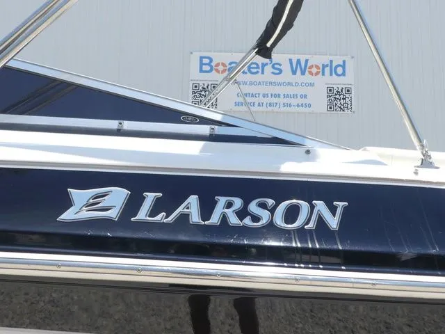 Slide: The Image of Larson Escape 204 Deck Boat 2008 - 12