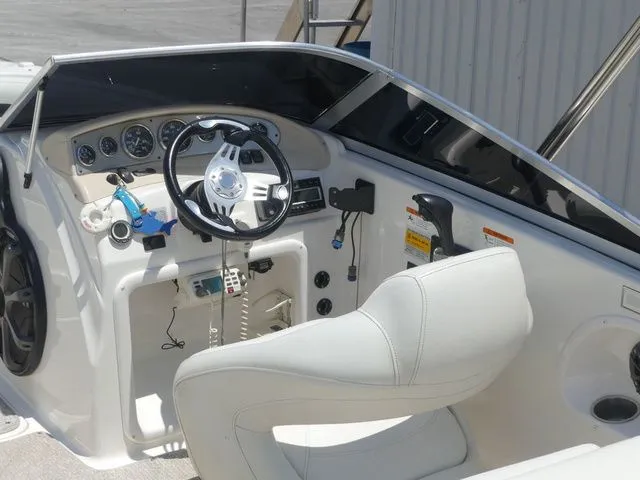 Slide: The Image of Larson Escape 204 Deck Boat 2008 - 23