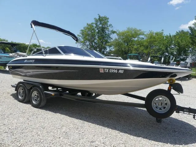 Slide: The Image of Larson Escape 204 Deck Boat 2008 - 4