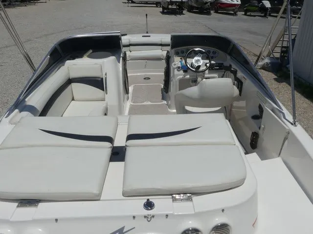Slide: The Image of Larson Escape 204 Deck Boat 2008 - 21