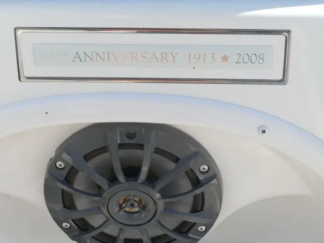 Slide: The Image of Larson Escape 204 Deck Boat 2008 - 30