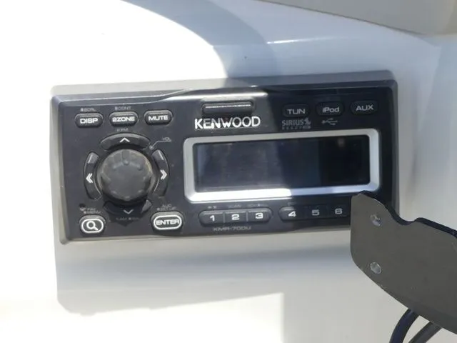 Slide: The Image of Larson Escape 204 Deck Boat 2008 - 28
